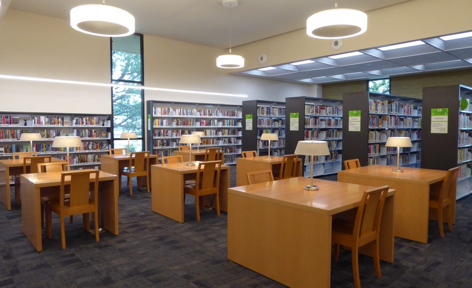 Modern chandeliers and pendants